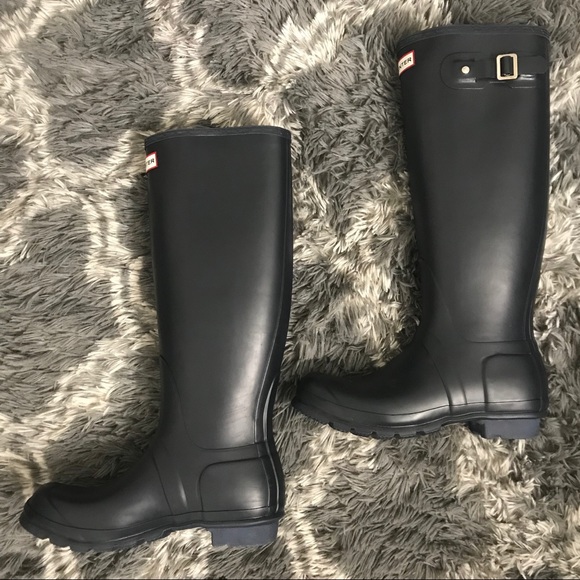 Hunter Shoes - Hunter Original Tall Rain Boots in Navy Blue